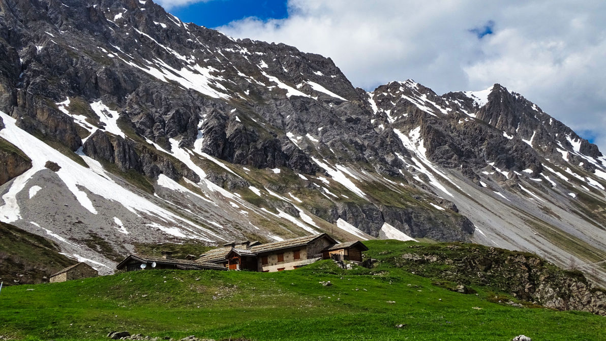 le refuge du Roc de la Pêche Randonnée massif de la Vanoise 